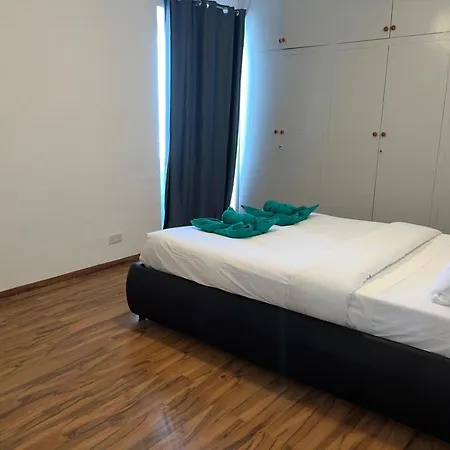 Qawra 3 Bed Seaview With Common Pool